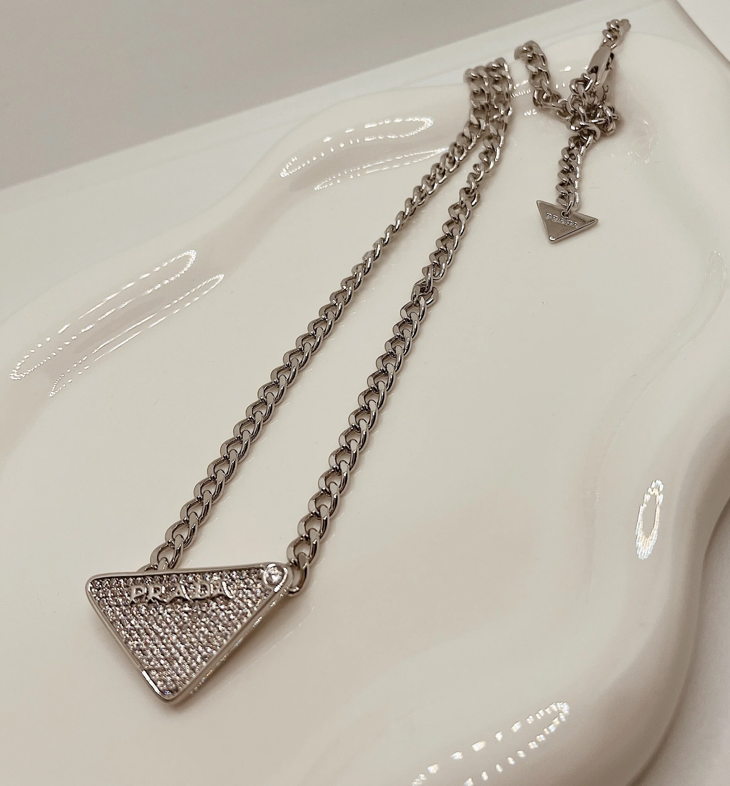 D8A76B17-BC69-4C87-AE32-39CFB45B9700