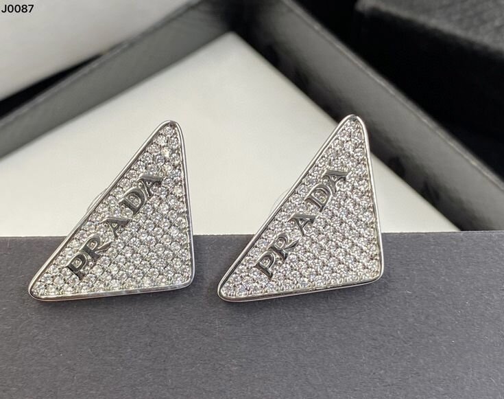 D4DF8ECE-C376-42D3-8E5C-1F0E7A9C1204