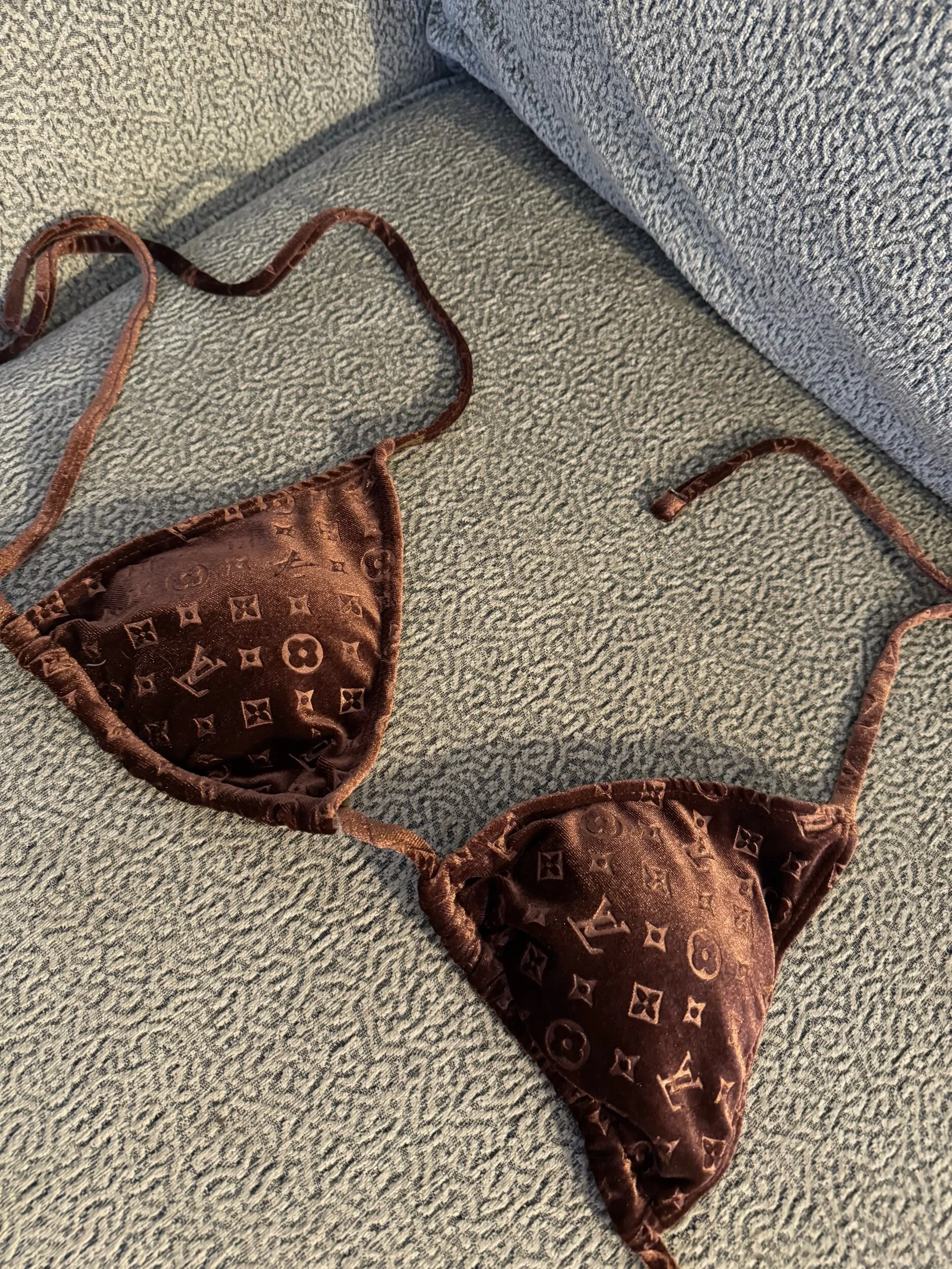 CBBCB31F-BA3A-4814-A593-2ED9F46AB452