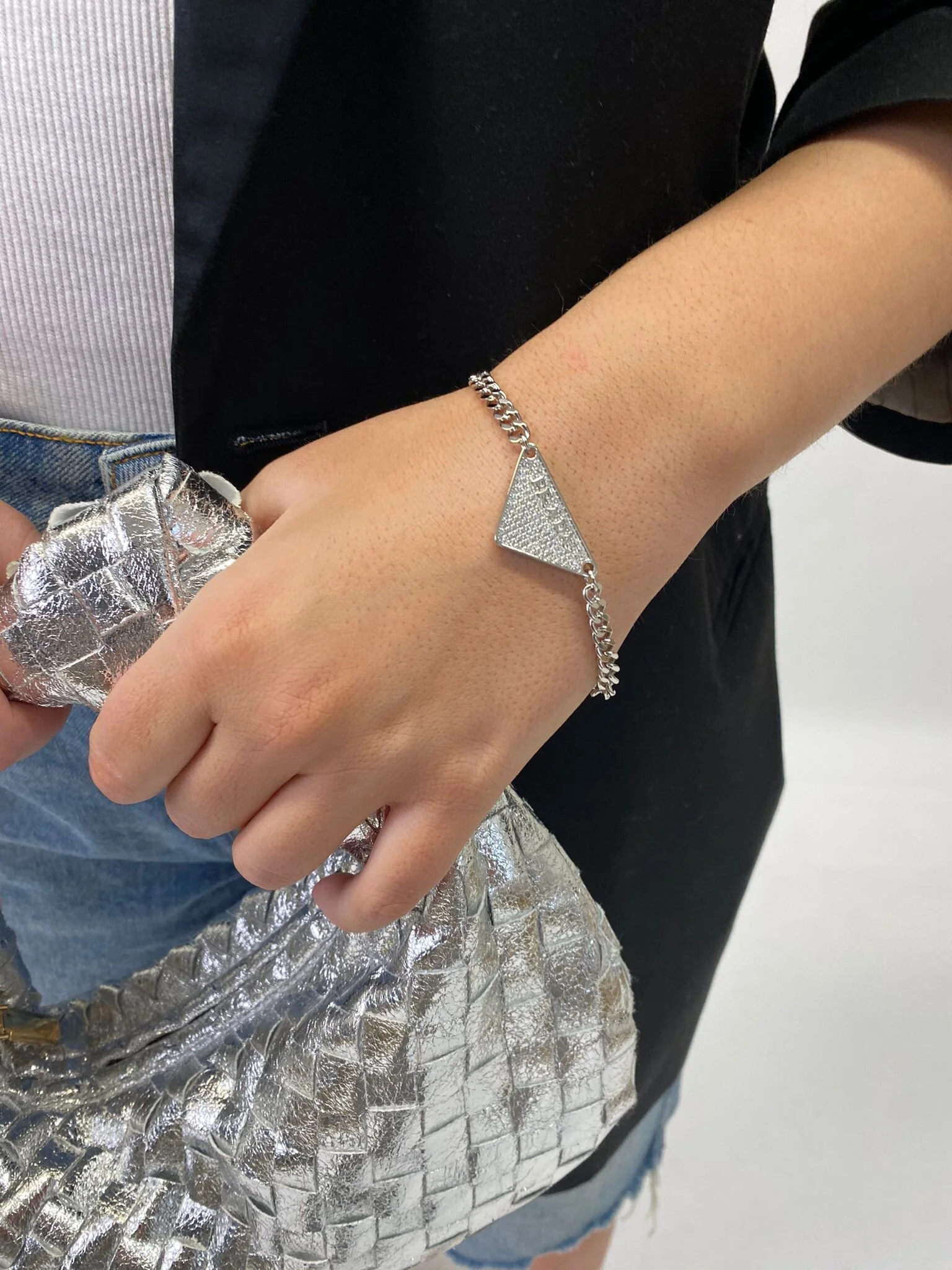 01C74FC5-4DC8-4150-AC1A-BD472527115D