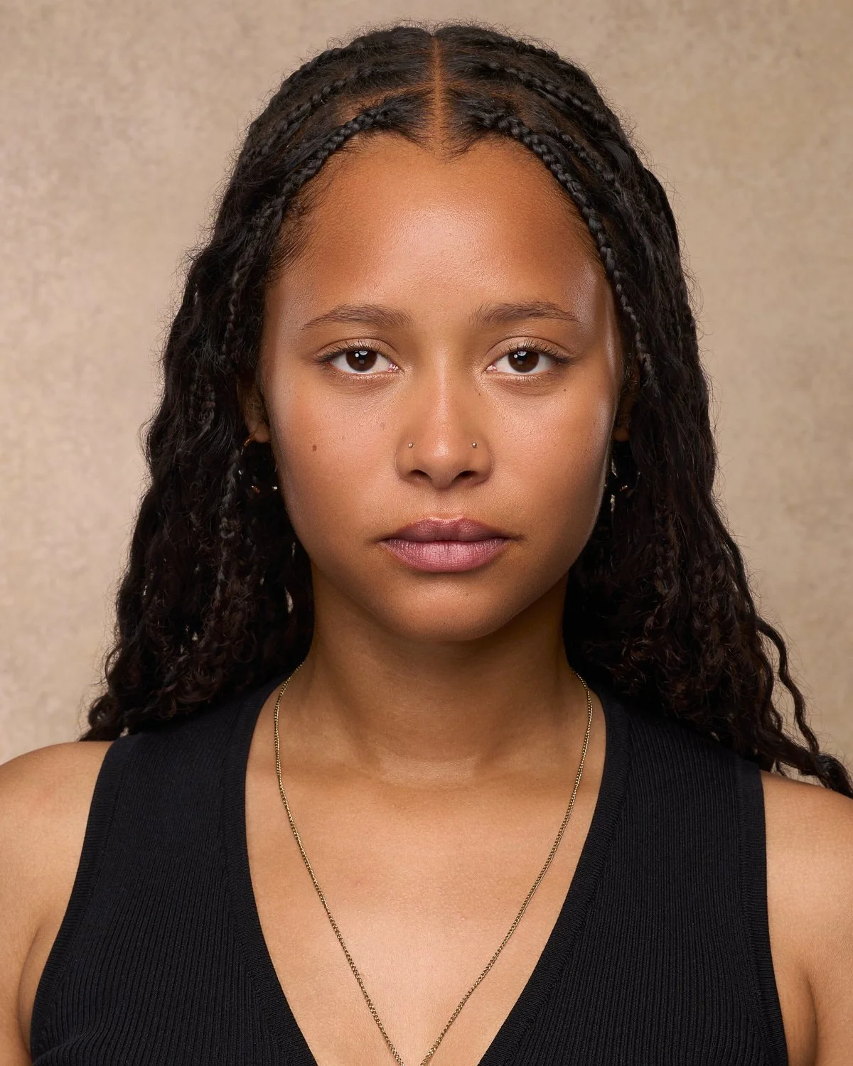 LEAGH_ACTOR HEADSHOT_LONDON.jpg