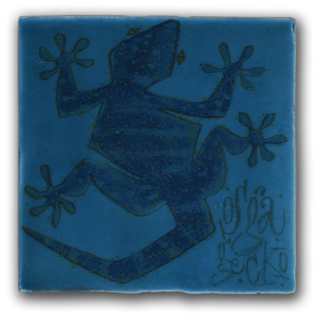 Blue handmade tile/azulejo 140X140X17mm with gecko/osga.