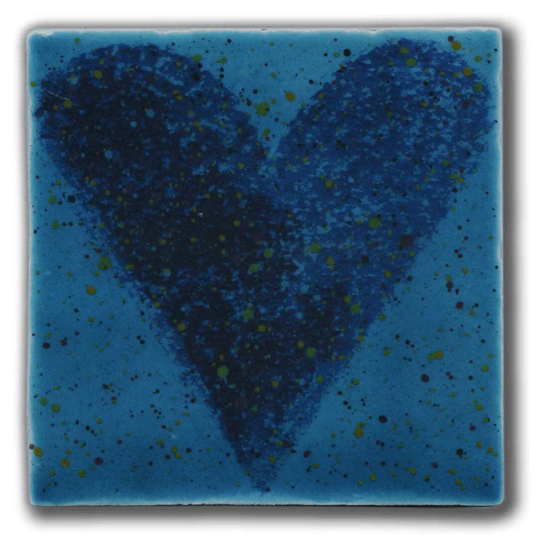 Handmade tile/azulejo 140X140X17mm with heart/coração.