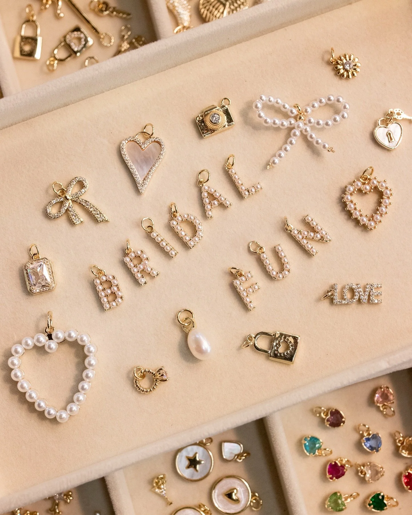 Calling all brides! 💍 Celebrate your bridal squad and the memories you&rsquo;ll carry forever with an exclusive charm bar event! This is such a fun experience to do with the gals before the big day! Want more information? Just message us! 🤗