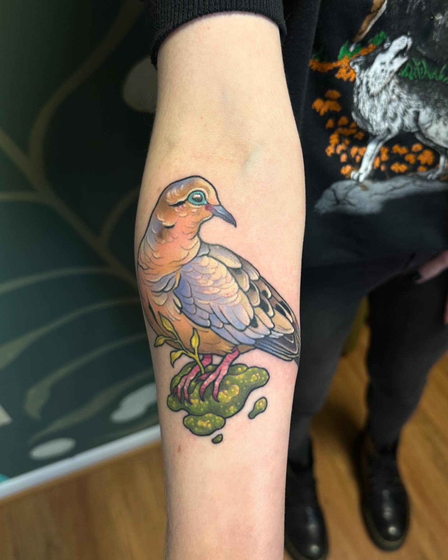 Mourning dove for the lovely Noelle✨
(Lines and moss are healed in this shot, other colors fresh)
.
.
.
#Tattoo #ladytattooers #ohiotattooers #columbustattooers #whiteraventattoostudio #mourningdove #dovetattoo #birdtattoo