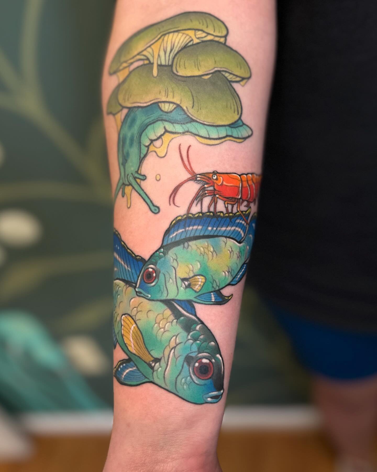 Blue acara and a shrimp friend for Elizabeth🐟🦐 next to a healed snail flash✨ Thank you so much for having me do this! Makin these lil shiny guys was so fun~ all the best colors!
&hellip;
Been doing a lot of in-progress big stuff recently so haven&r