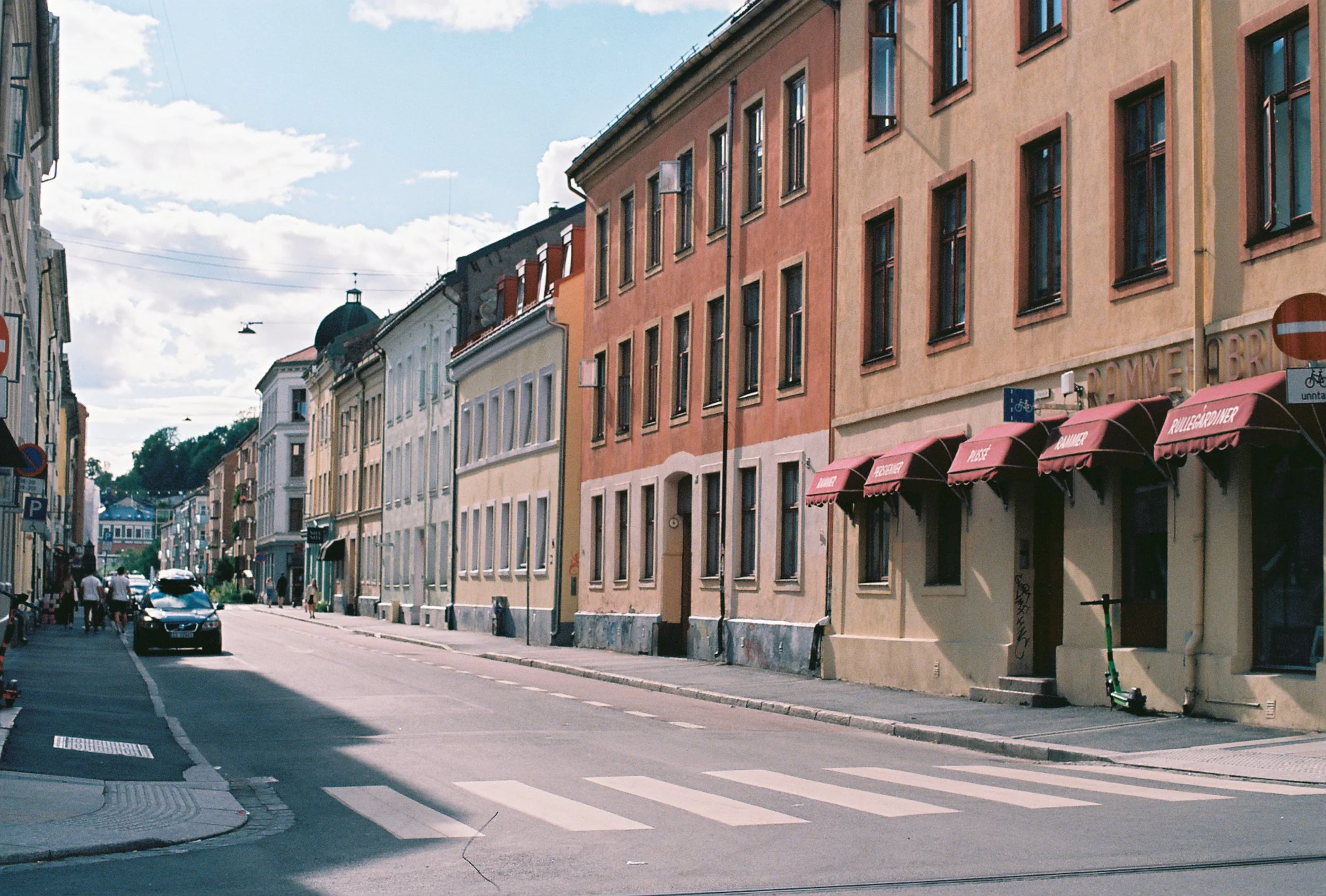 R1-06933-002A.JPG