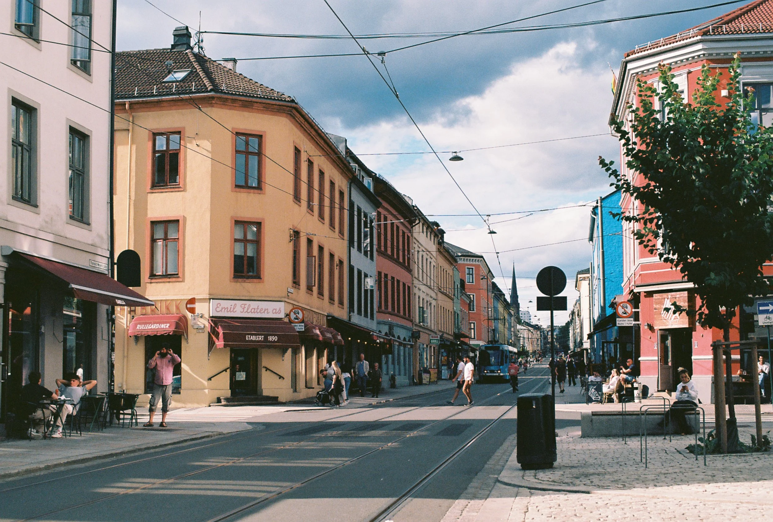 R1-06933-001A.JPG
