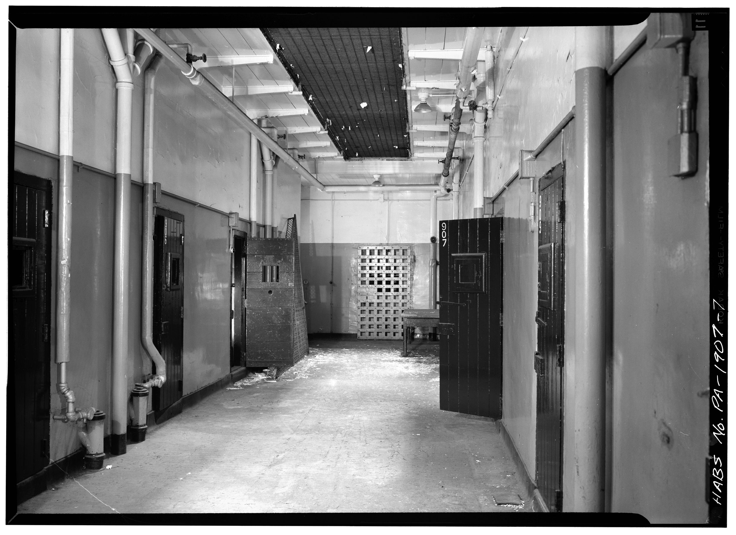 Philadelphia_County_Prison_(Moyamensing_Prison)_Philadelphia_PA_(7)_139920pu.jpg
