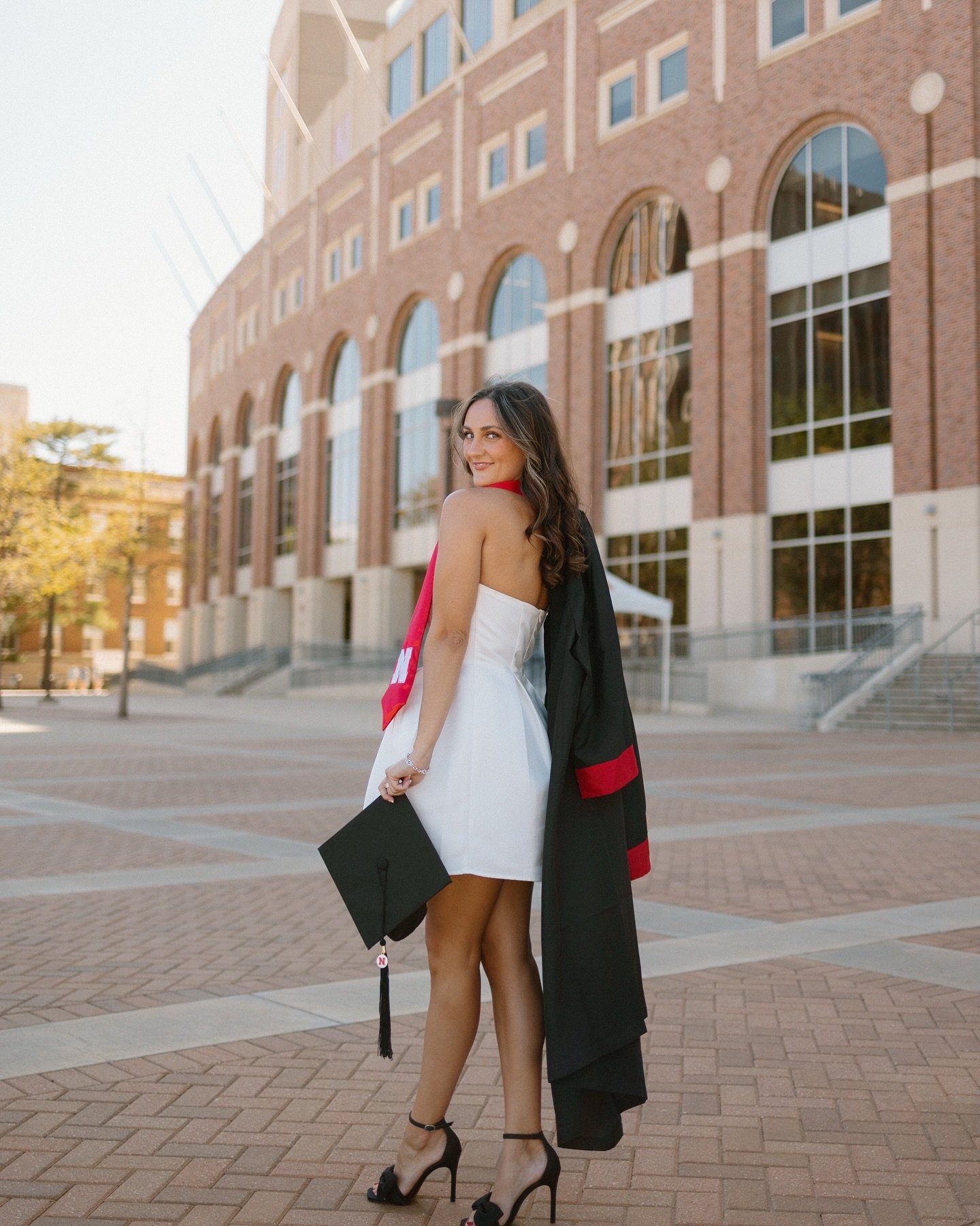 grad season coming in hotttt ❤️ jump on my calendar if you haven&rsquo;t already !!