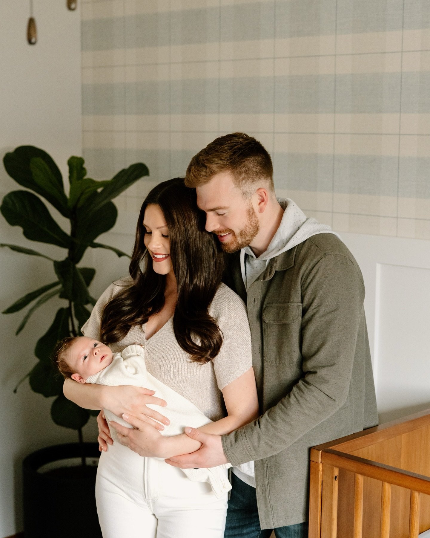 soaking up all the newborn sessions lately 🤍 something so special about documenting this new chapter!!