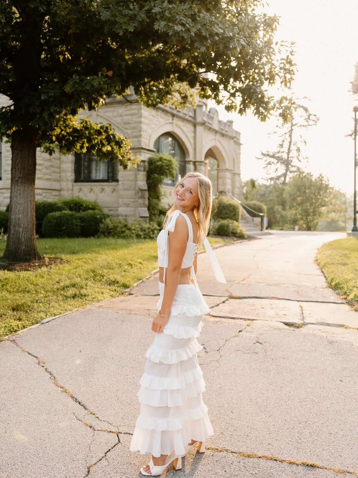 Clean, true to color edits that you&rsquo;ll look back on for years to come 🤍 NOW BOOKING 2027 SENIORS!