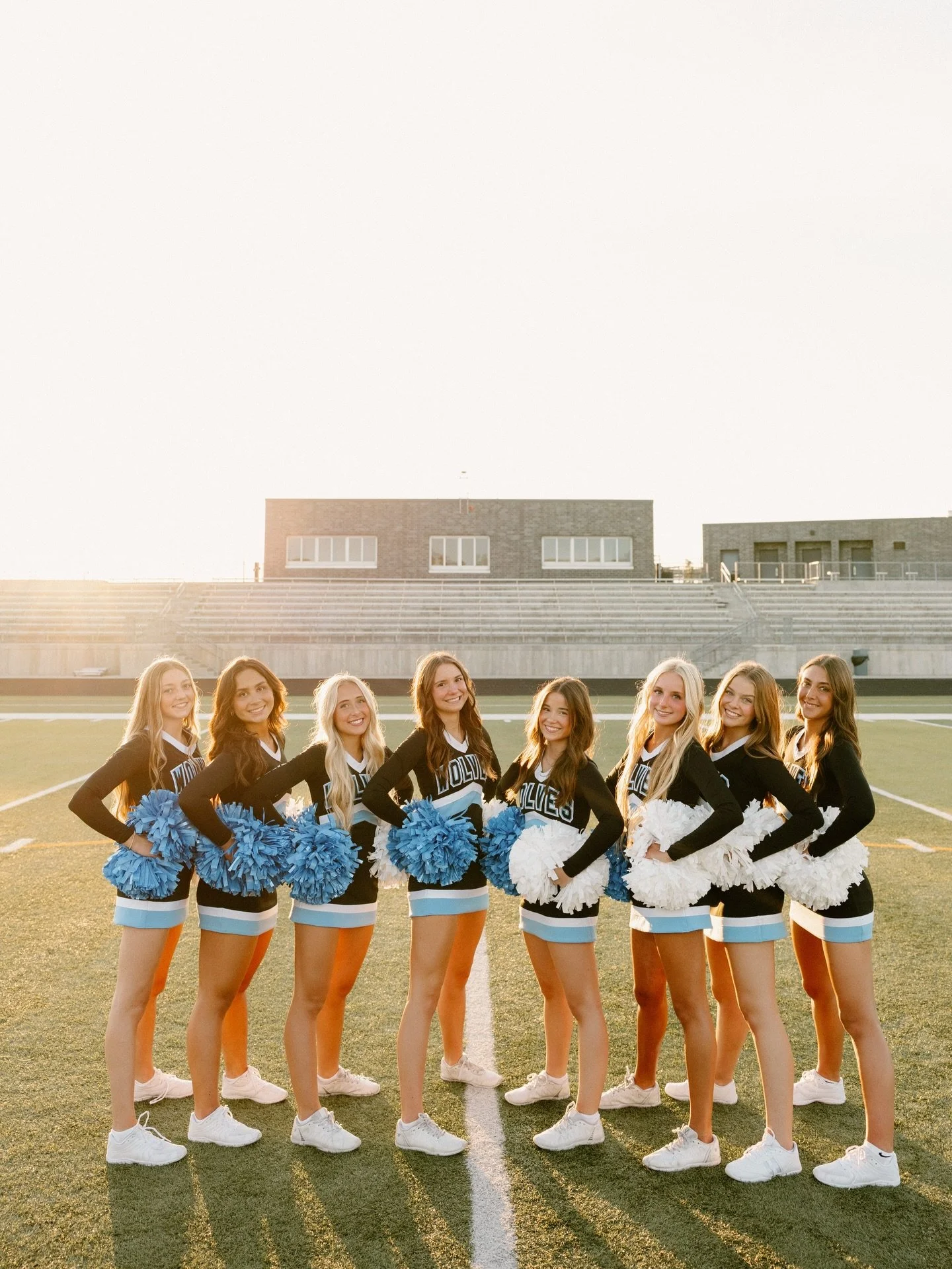 TEAMS!! Be sure to get on my books before dates fill up! Message me for pricing 💖