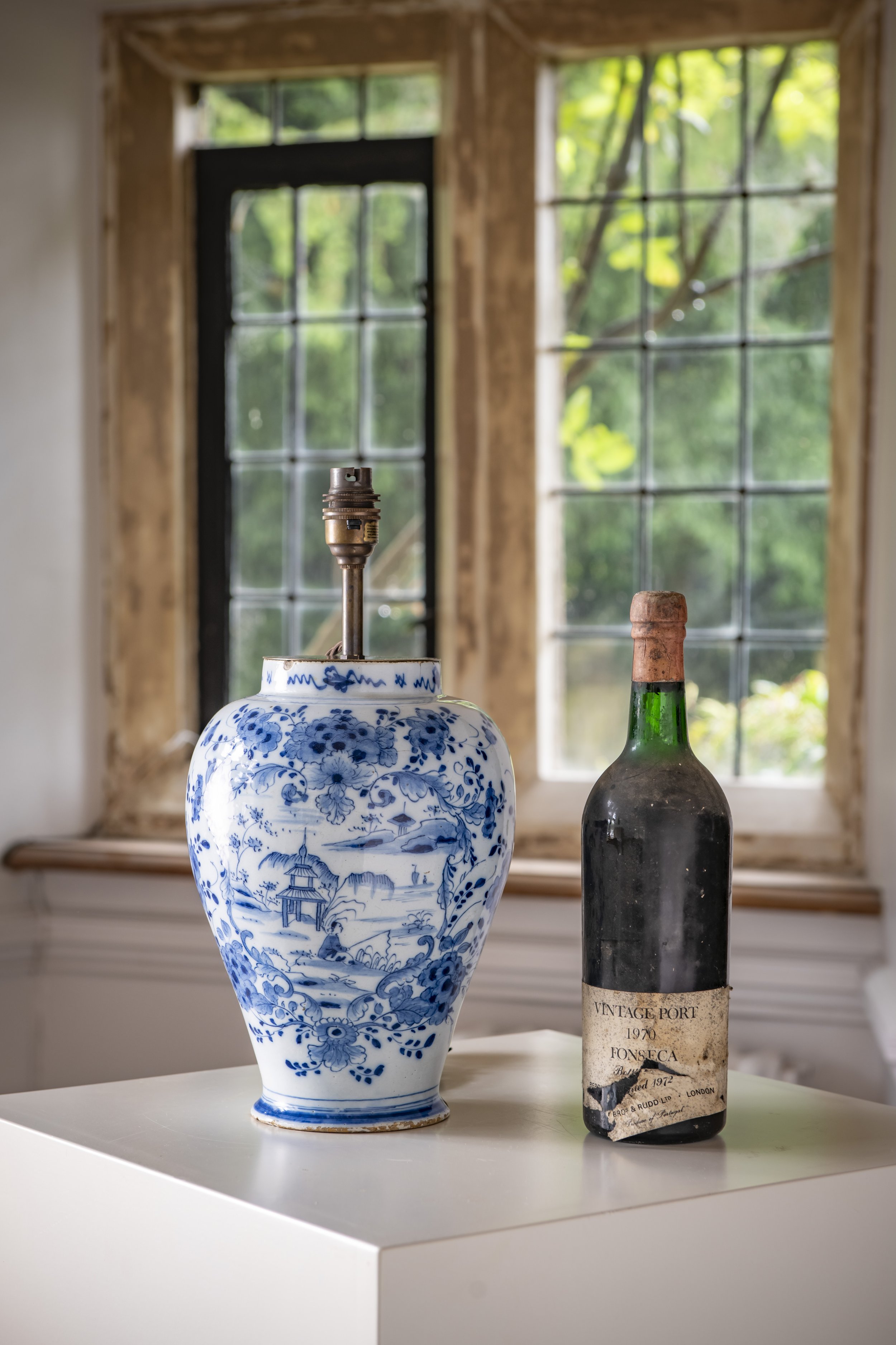 delft-vase-lamp1.jpg
