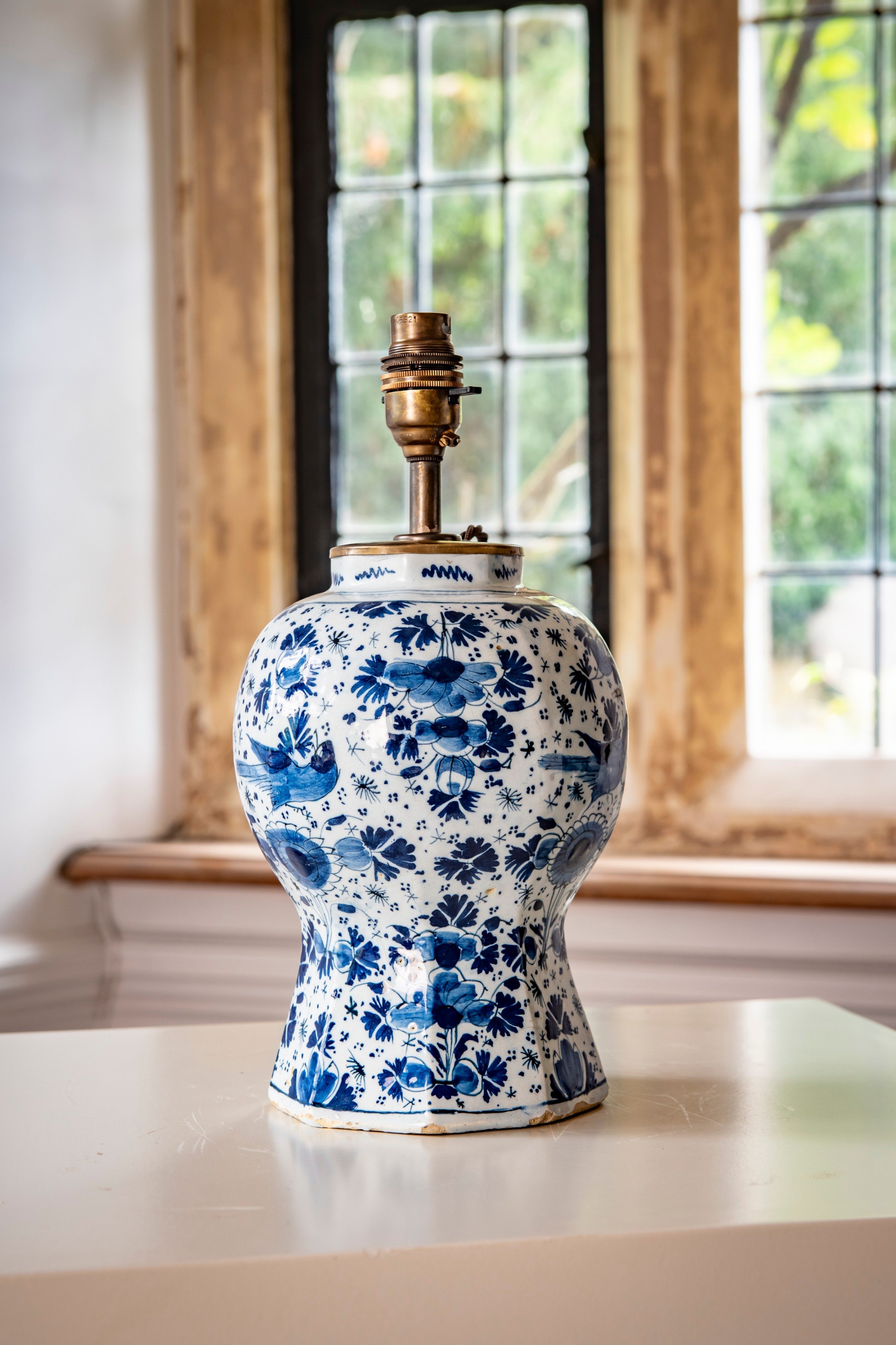 Delft-vase-18th-century2.jpg
