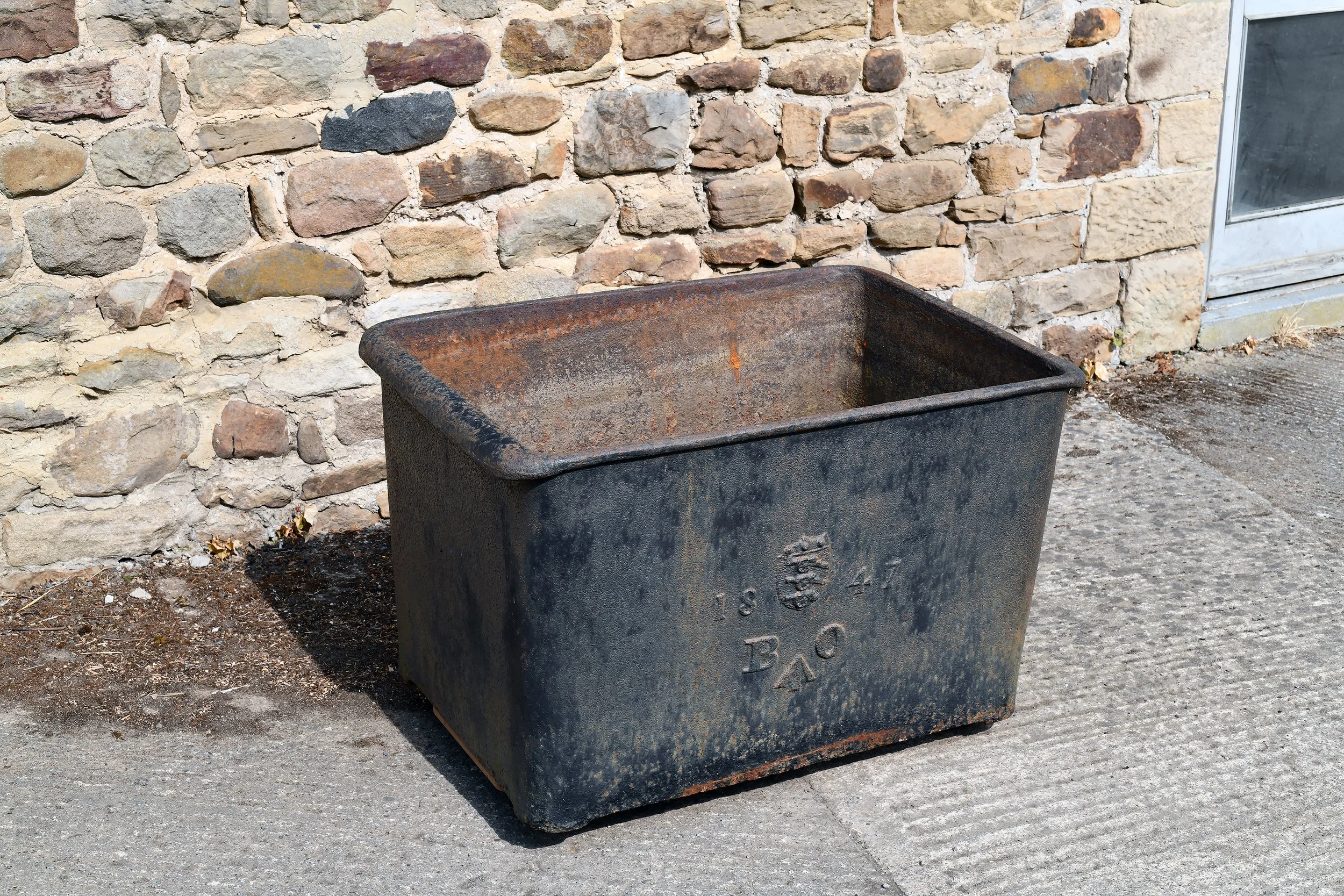 cast-iron-container3.JPG