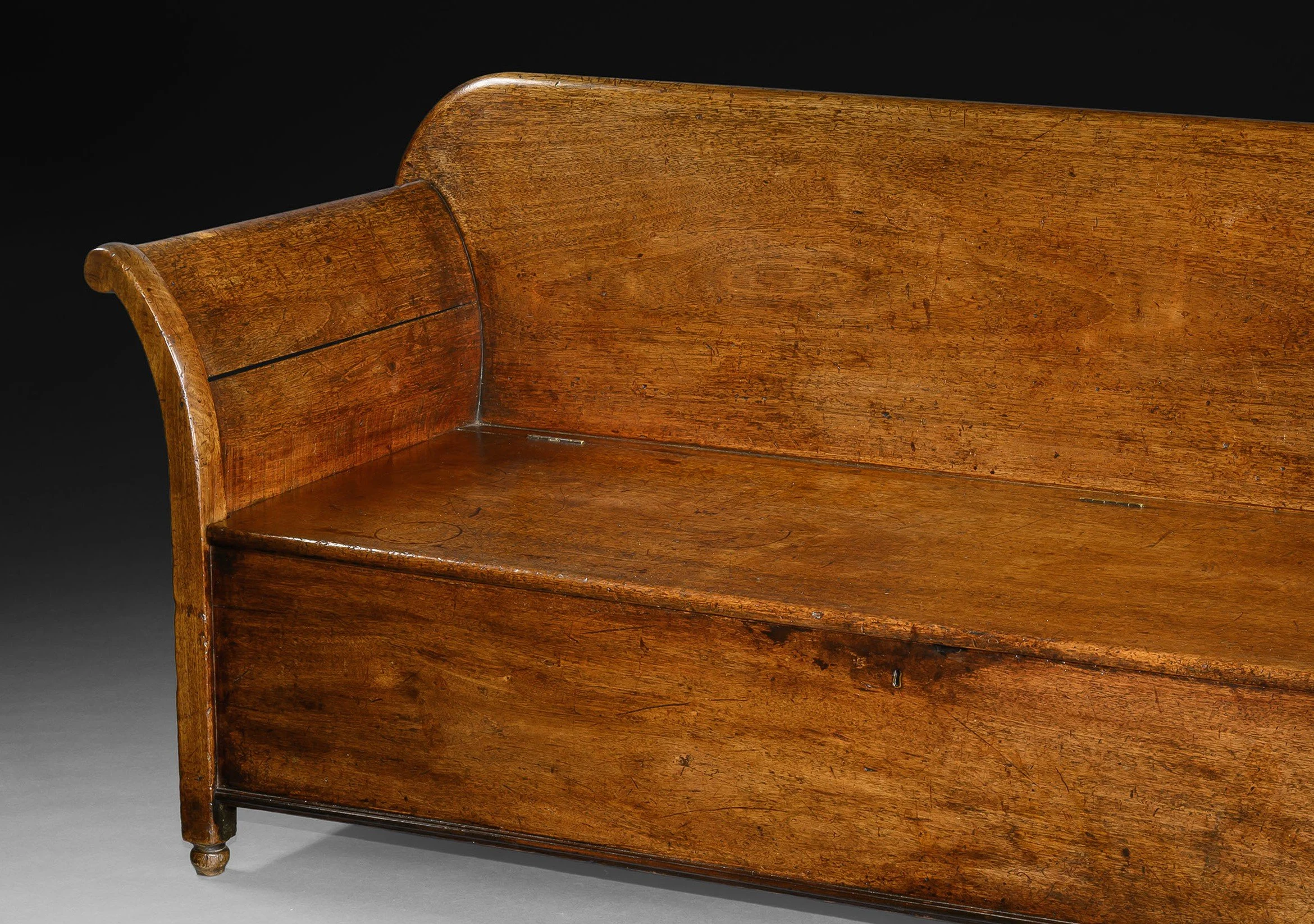 mahogany-settle3.jpg