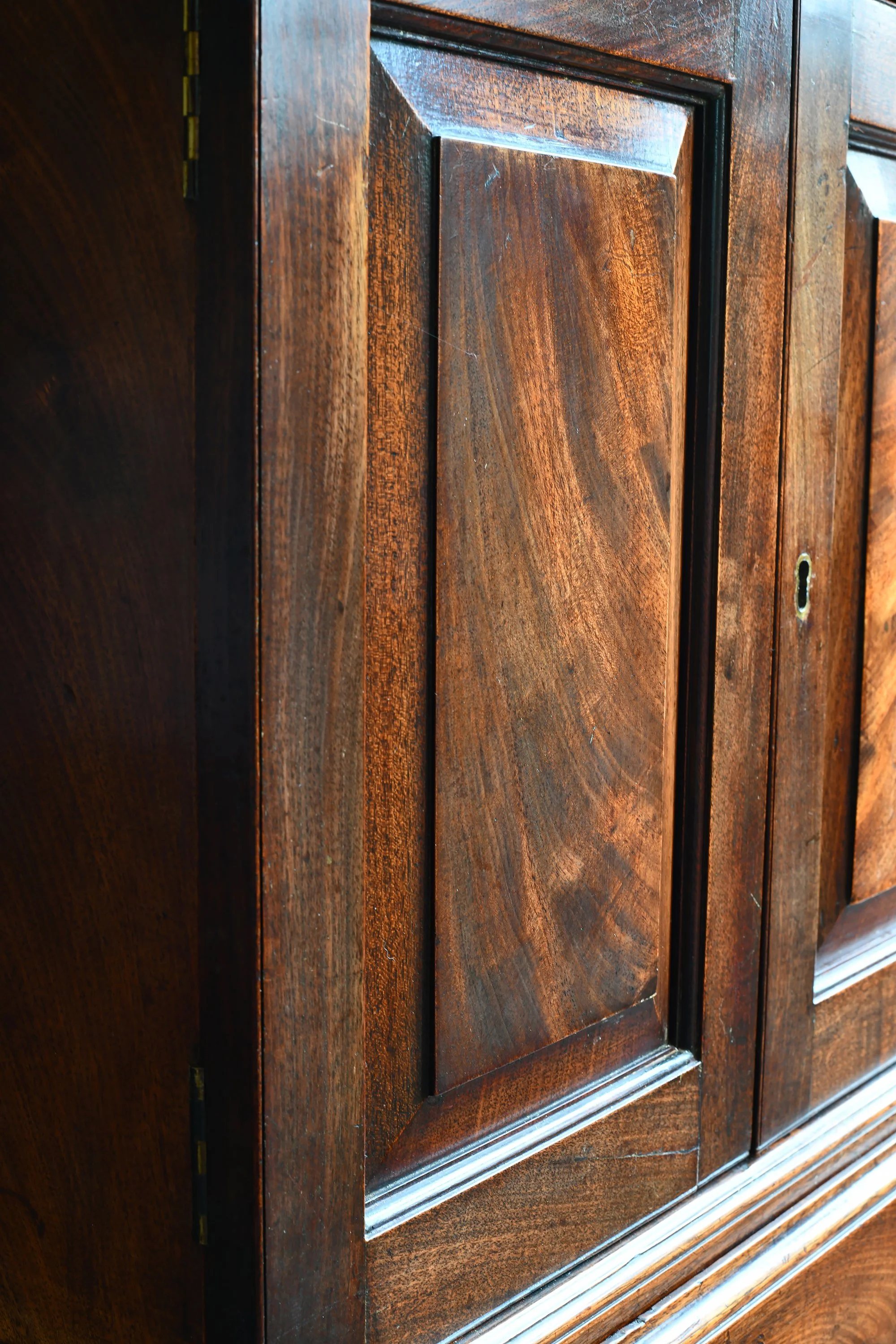 collectors-cabinet5.jpg