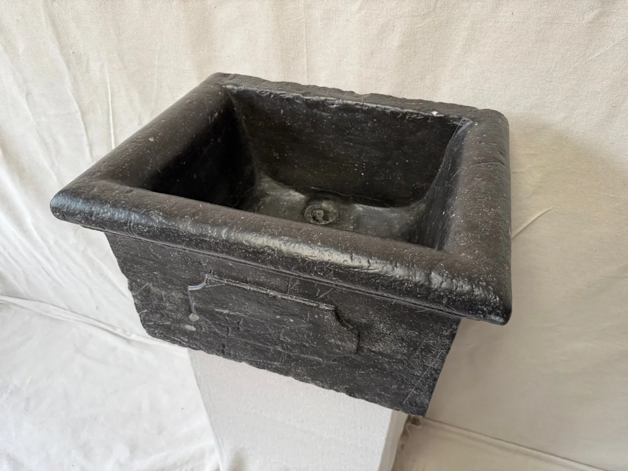 sink-dutch-limestone-rare1.jpeg
