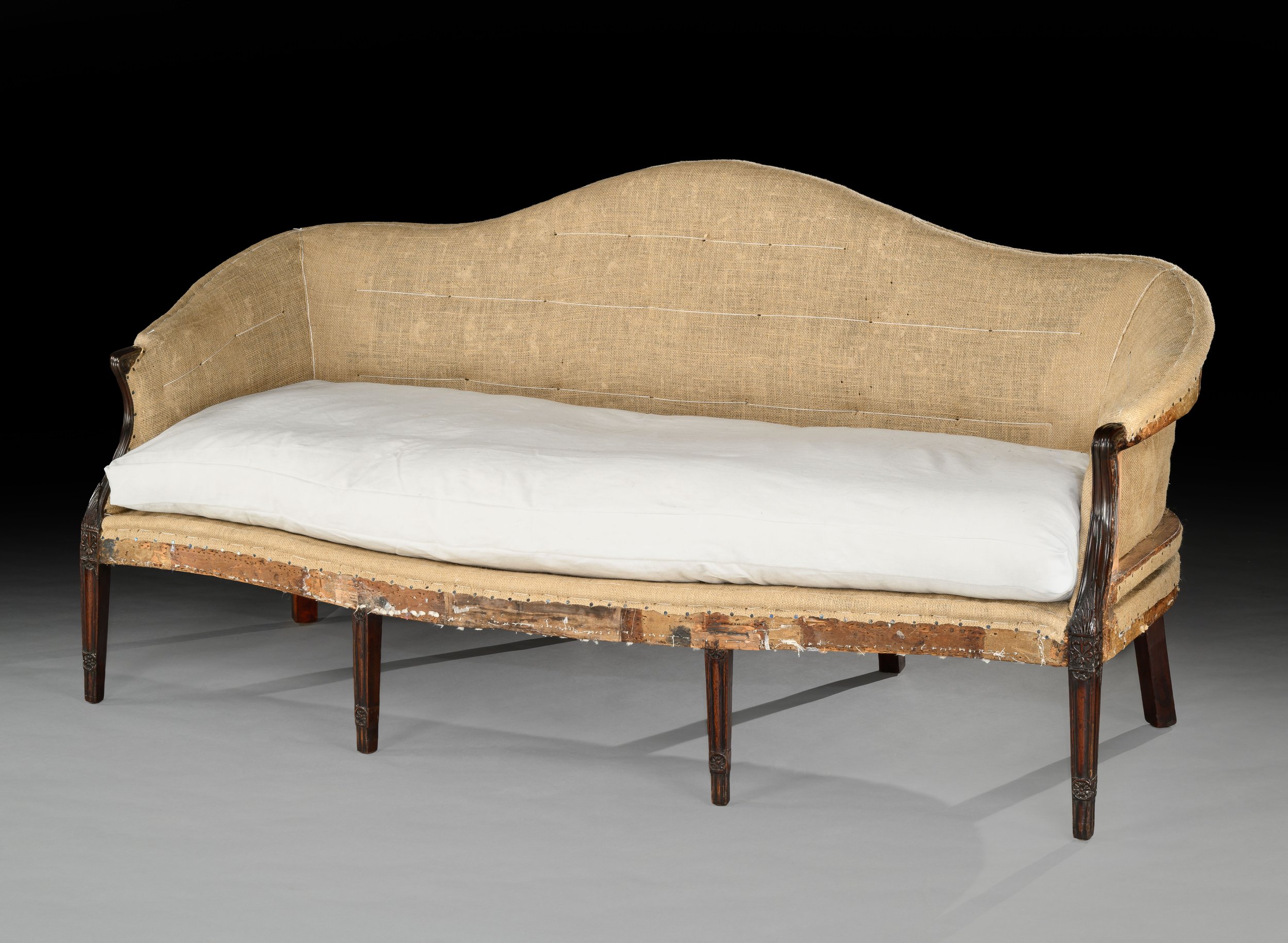 George III serpentine settee