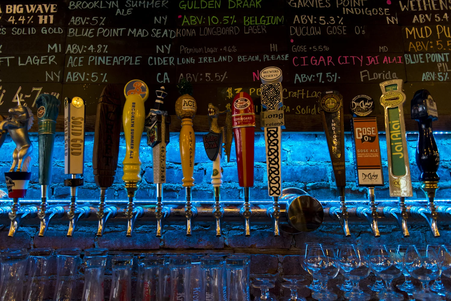 BEER & COCKTAILS LYNBROOK — Craft Kitchen & Taphouse