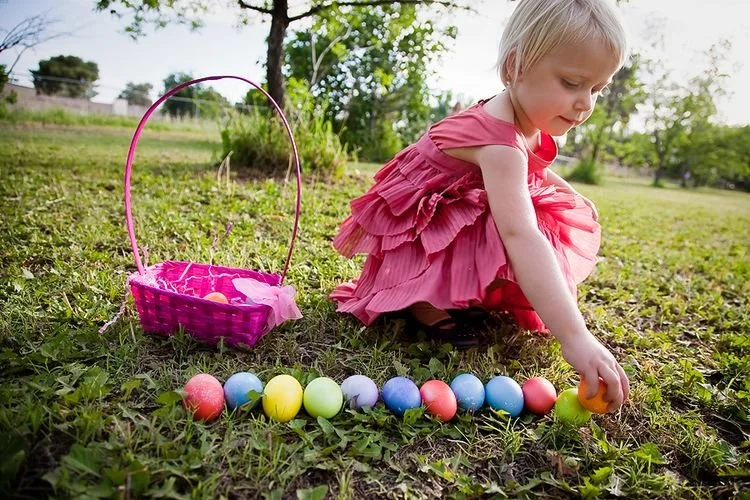 Easter egg hunting in Gilbert, Arizona. Photo by Brenda Eden Photography