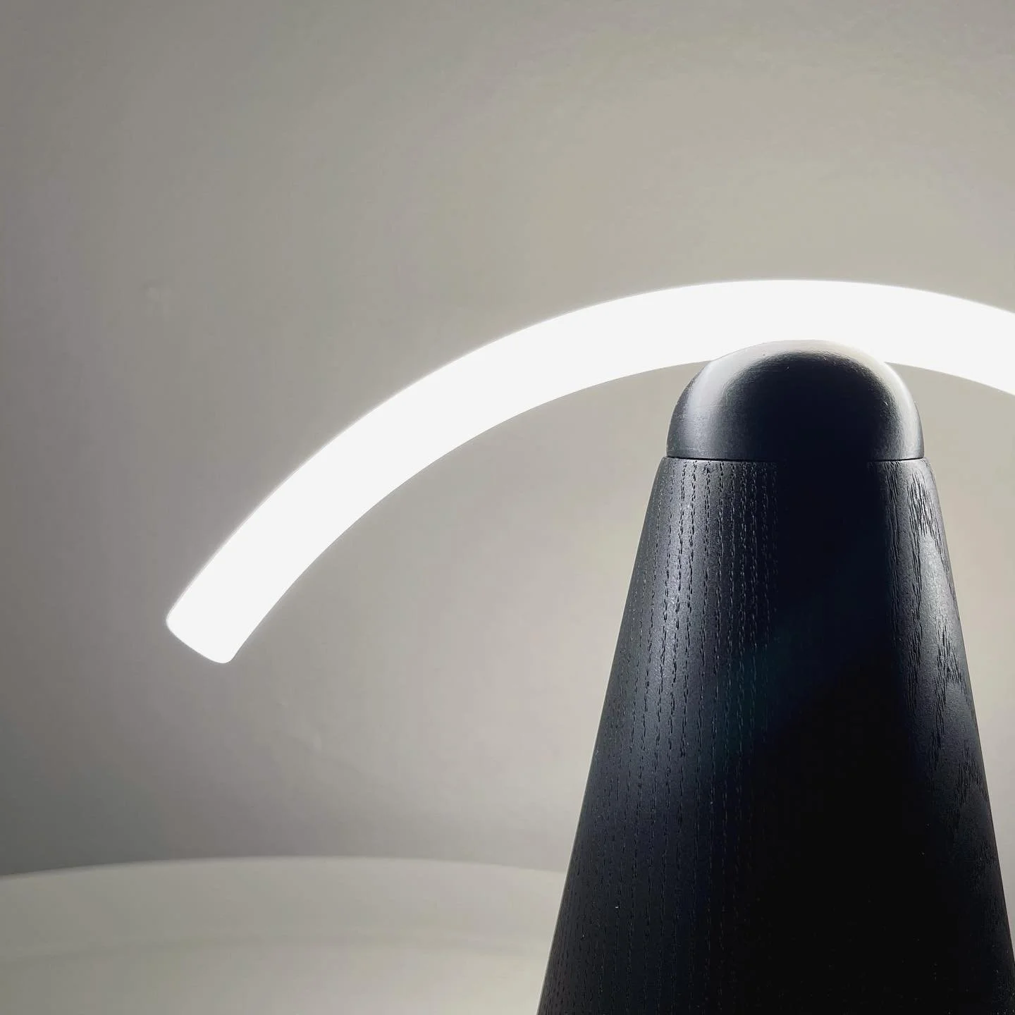 Ash table lamp for my @beemlamps bulb. A project from lockdown III. Self-lathed and stained in black. #tablelamp #lighting #makersgonnamake #beemlamps #lightingdesign #blackaesthetic #blackash