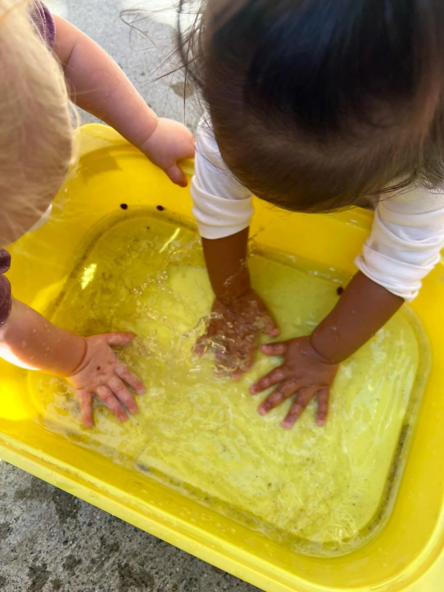 Our infant room lately 💕 Our littlest learners have been enjoying the extra space in their outside yard and working on their pincher grasps and hand eye coordination. Our infant teachers Nina and Alyssa always provide a stimulating and engaging RIE 