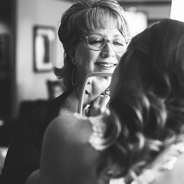 Getting ready with mom are some of my favorite moments ❤️
.
.
.
.
Wedding planner: @significanteventsoftexas 
#weddings #lovemyjob #eephotome #erinwoolsey #perkinschapel #smuwedding #dallasweddingphotog #bw