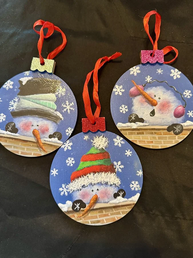 ornament peekers 3250.jpg
