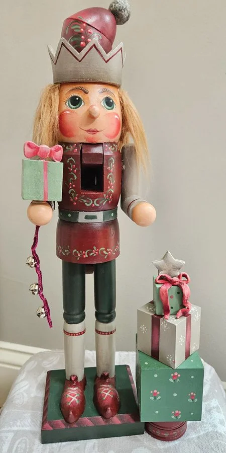 1130 Svenson Elf In Train.jpg