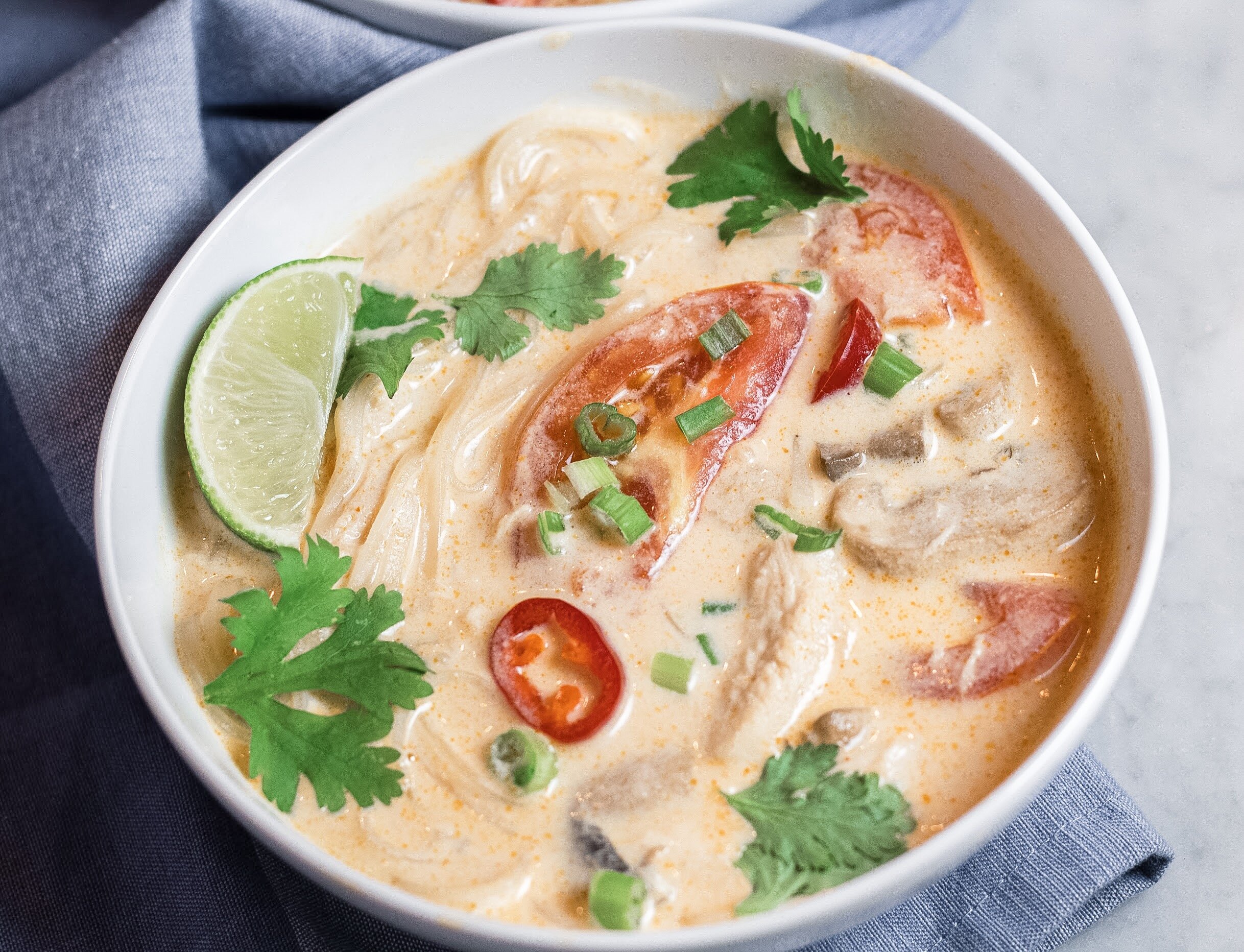 Thai Tom Yum Chicken Soup - emsekflol.com