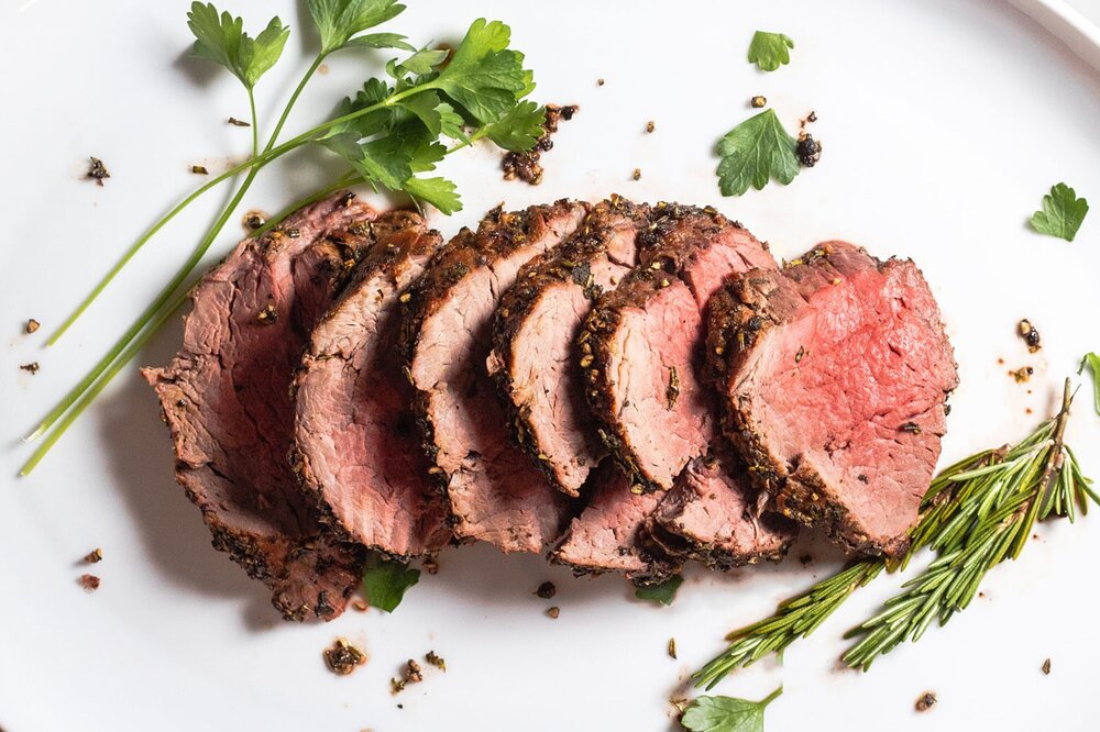 Herb And Pepper Crusted Beef Tenderloin With Creamy Horseradish Sauce Zestes Recipes