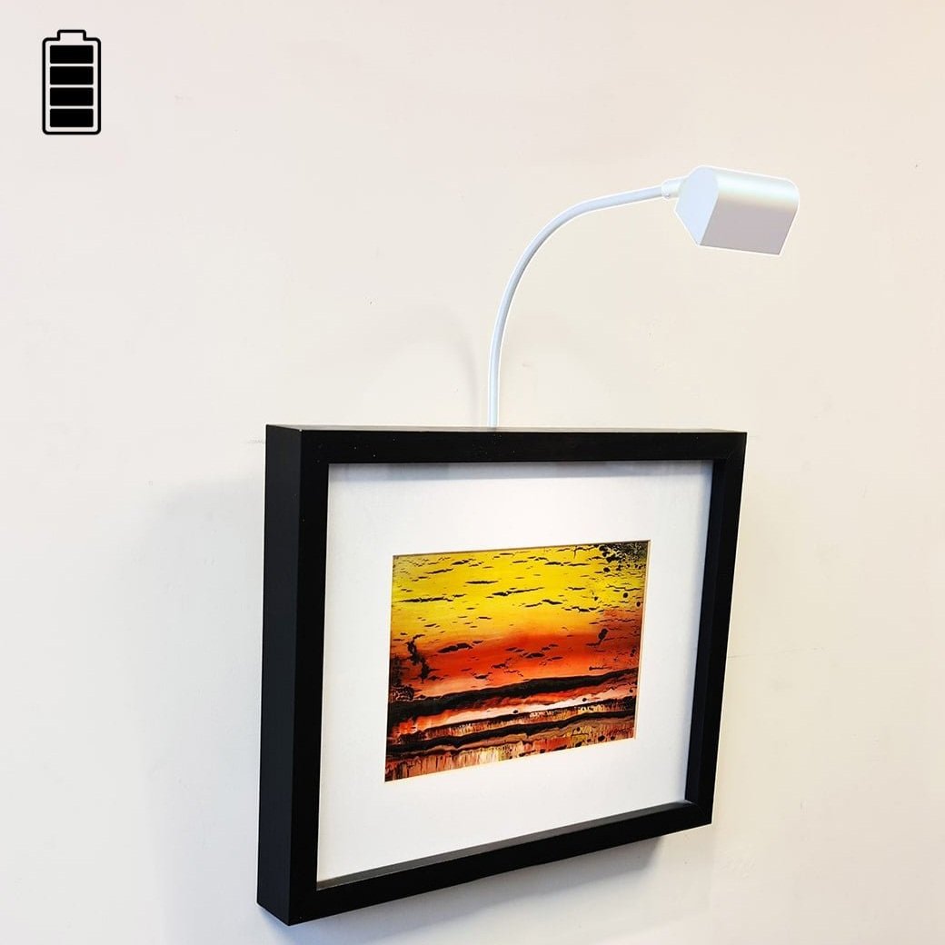 BATTERY-diddy-picture-light-white-min-min.jpg
