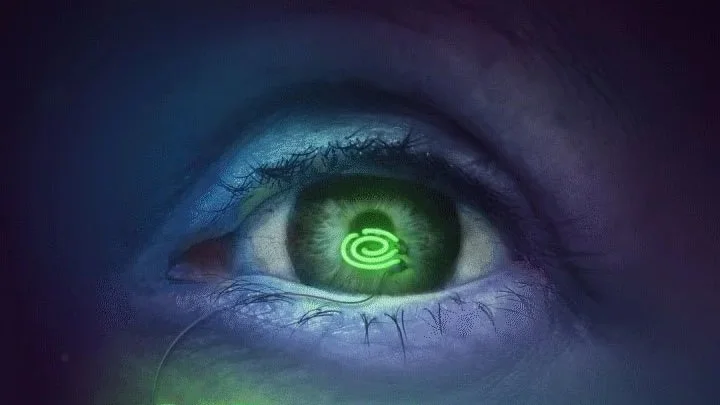 Dompe Eye_720x1280 copy.jpg