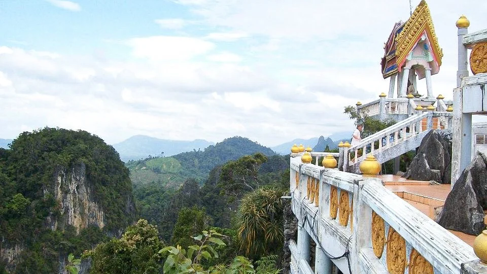 Lost in Time: Volunteering in Thailand