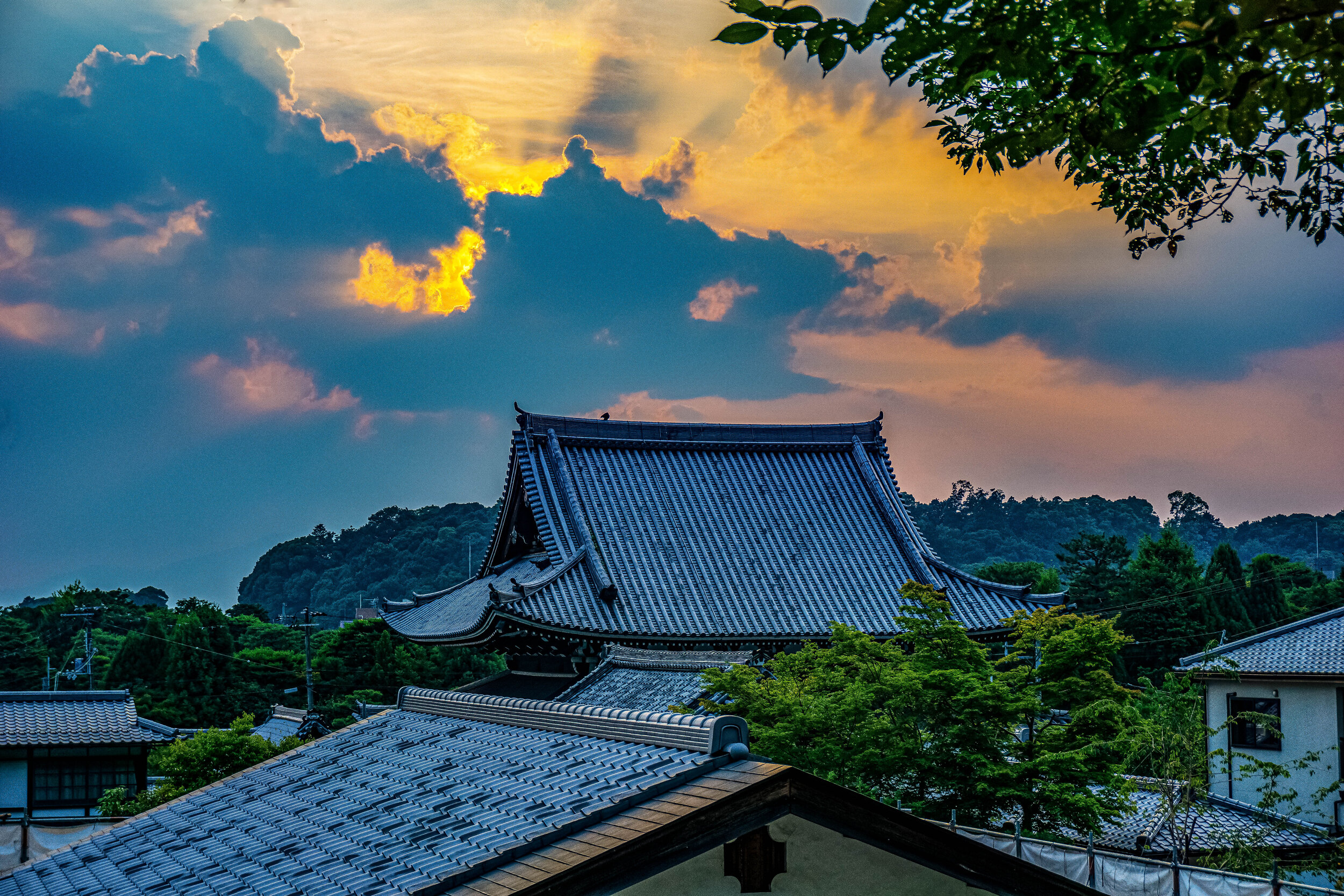 Kyoto Rooftops Close