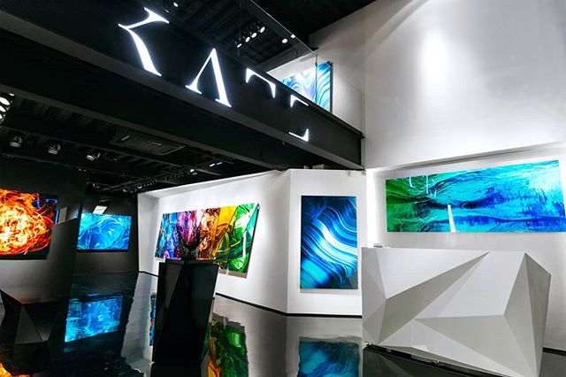 Entrance to Katz Flagship Gallery in Mexico City
-
#flagship #retail #gallery #entrance #angular #katz #katzart #abstractart #art #design #fineart #collectibleDesign #designideas #HomeDecor #artwork #artcollector #contemporaryart #Craftsmanship #interiordesign #interiorarchitecture #livingroomdecor
#Biennale #ArtBasel #artbaselmiami #Friezeartfair #designmiami #icff #tefaf #artmiami