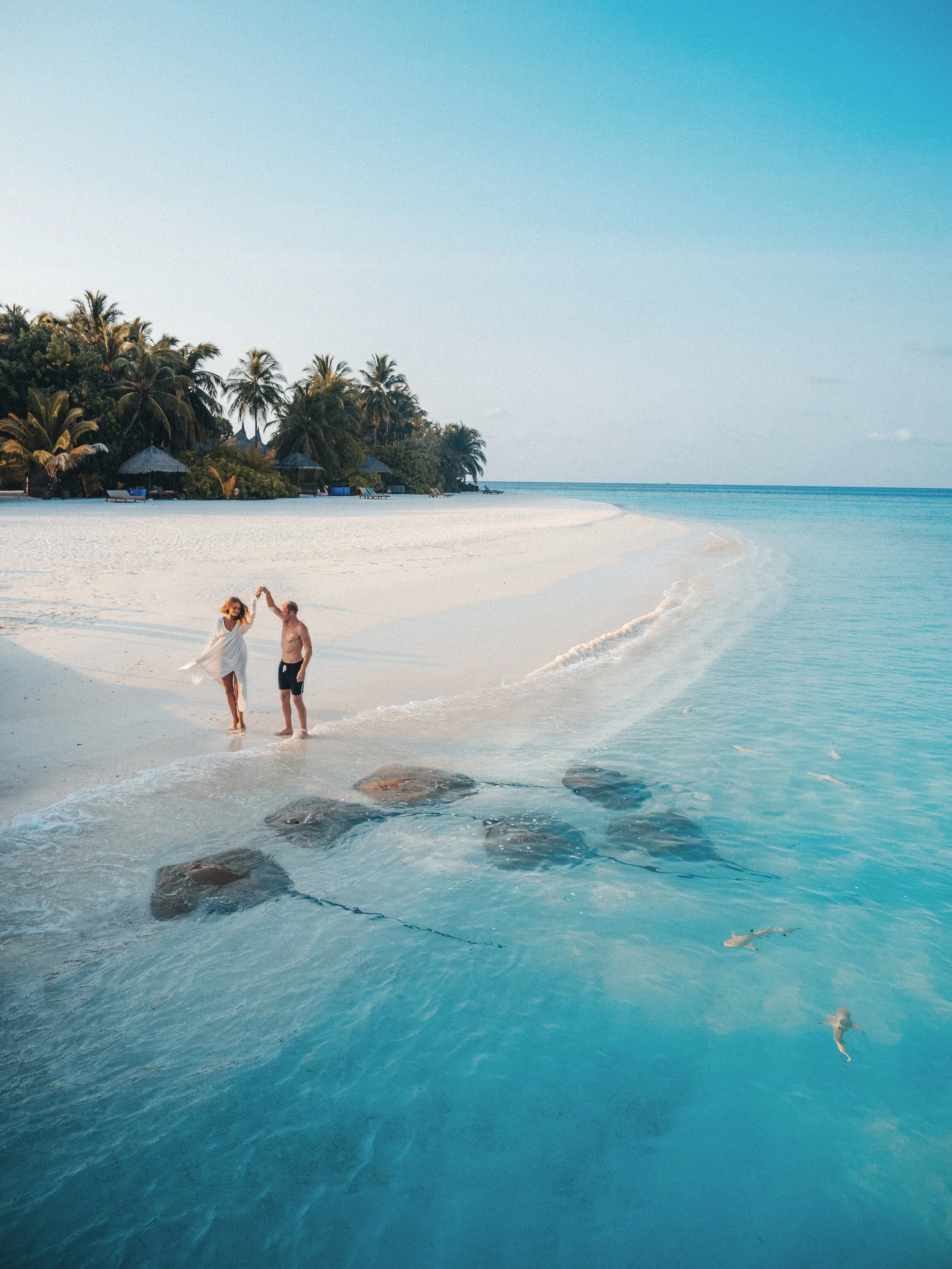 Maldives+-+Dancing+1+%281+of+2%29+2+copy.jpg