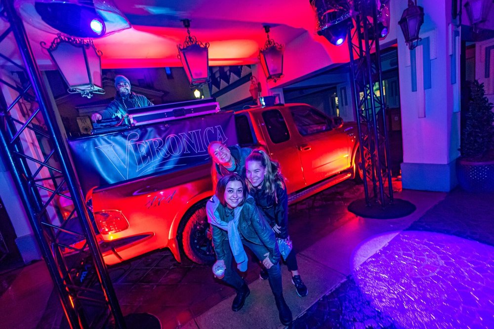 DJ-wagen / partytruck
