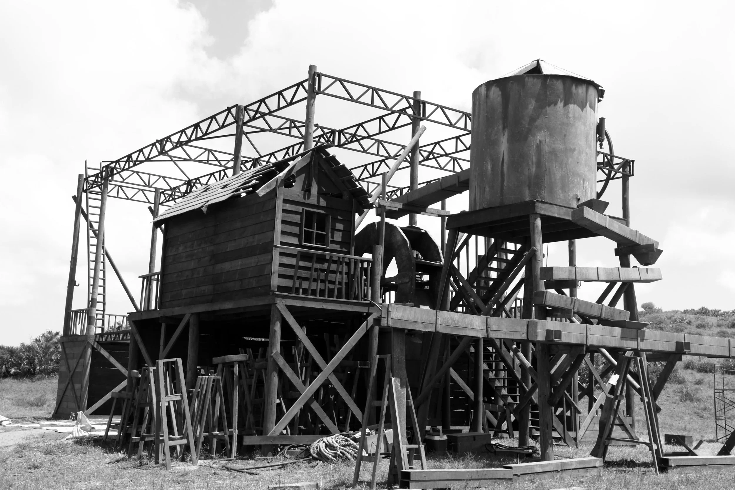 7608bw.jpg