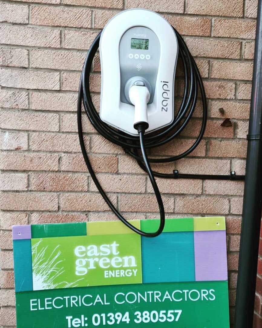 Lovely installation of a Zappi 2 at a domestic household ready for the customer new EV car! 🚗⚡️🔋
#evcharging#myenergi#zappi2#zappi#evcharger#suffolkbusiness#electricalcontractor#domesticwork#electricalinstallation