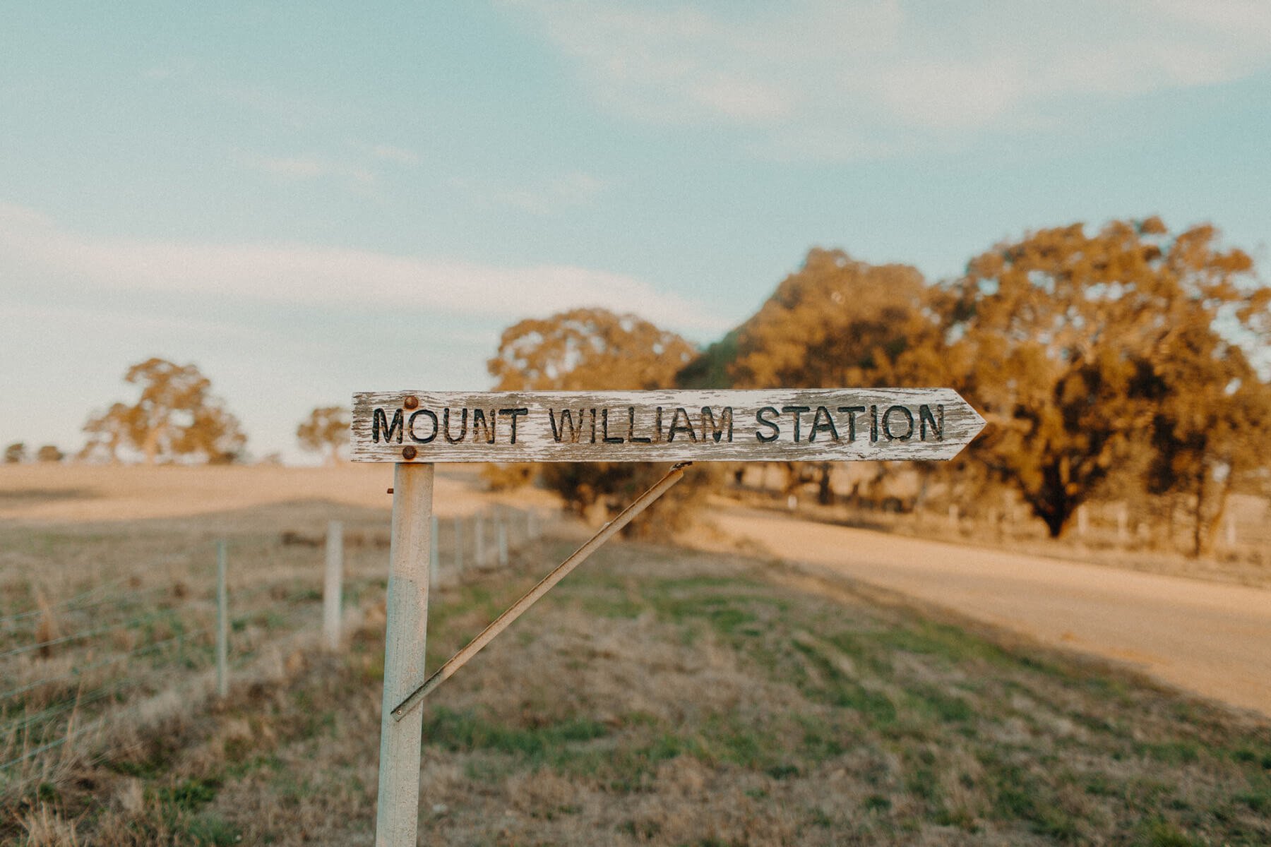 Grampians-MtWilliam-station-sign.jpg