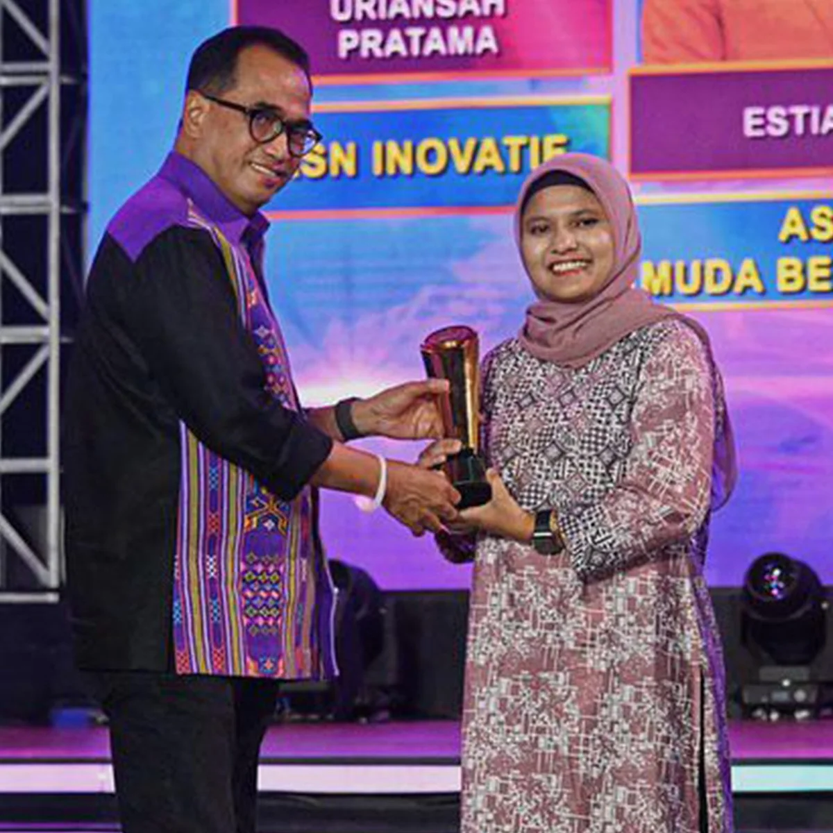 YLB Member awarded with Best Civil Servant Award in Indonesia 