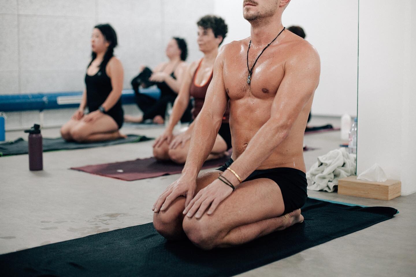 🌬️ Breath is the source of life, and the way we breathe has a direct impact on our energy levels and overall well-being. In Bikram Yoga, the practice of Kapalbhati Pranayama, or Skull Polishing Pose, is a powerful way to tap into the life-giving ene