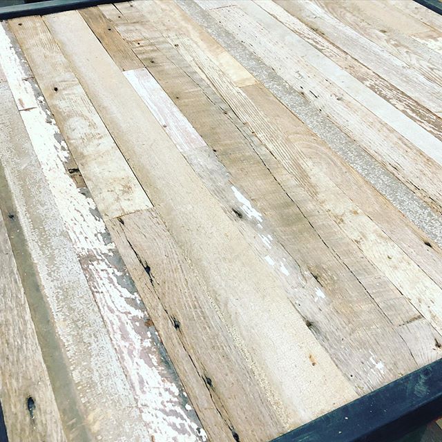 This blend we call Lighter Side. #barnskins #featurewall #woodwall #accentwall #reclaimedwood