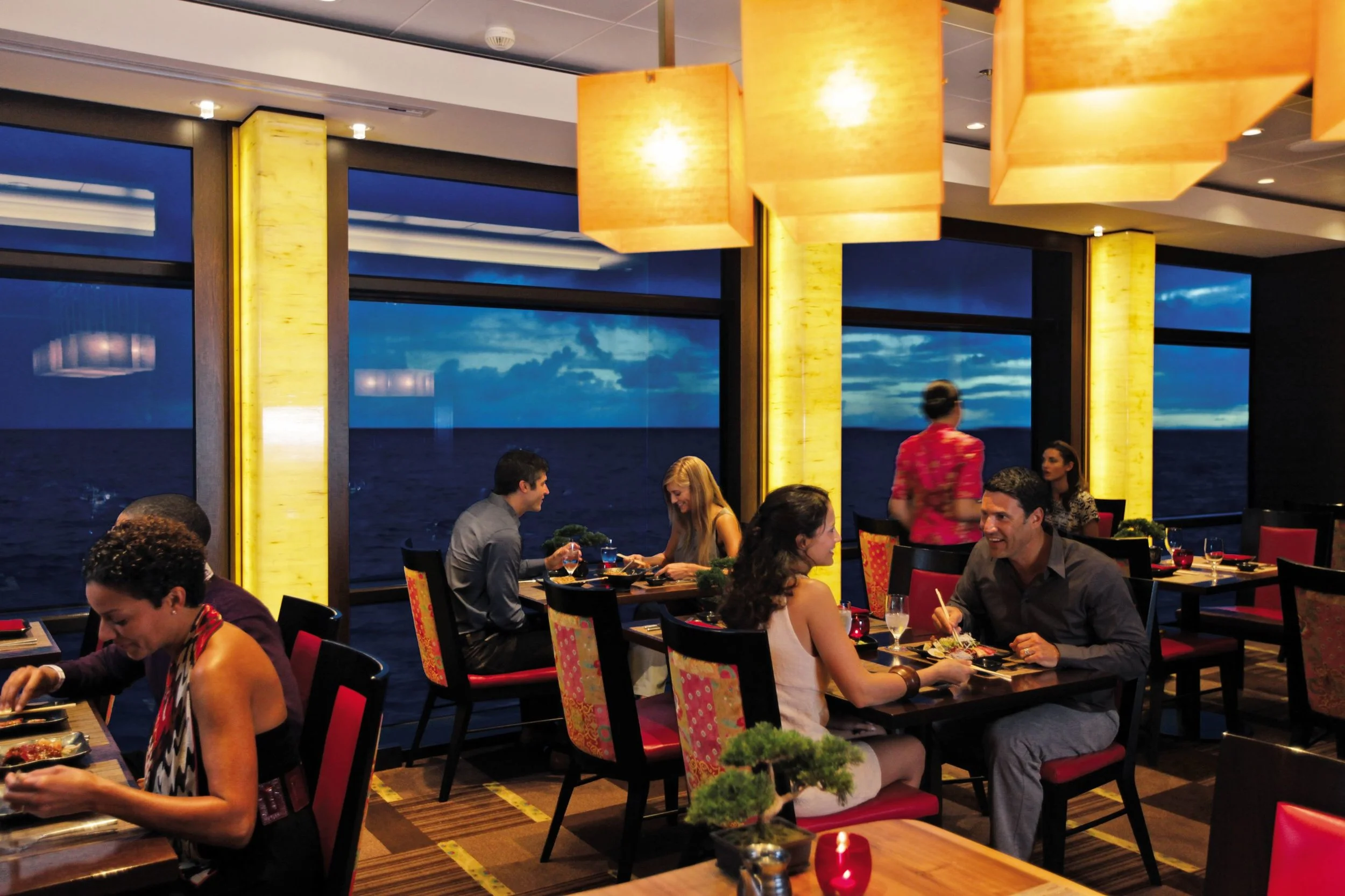 Silk Harvest Cruise Ship Dining