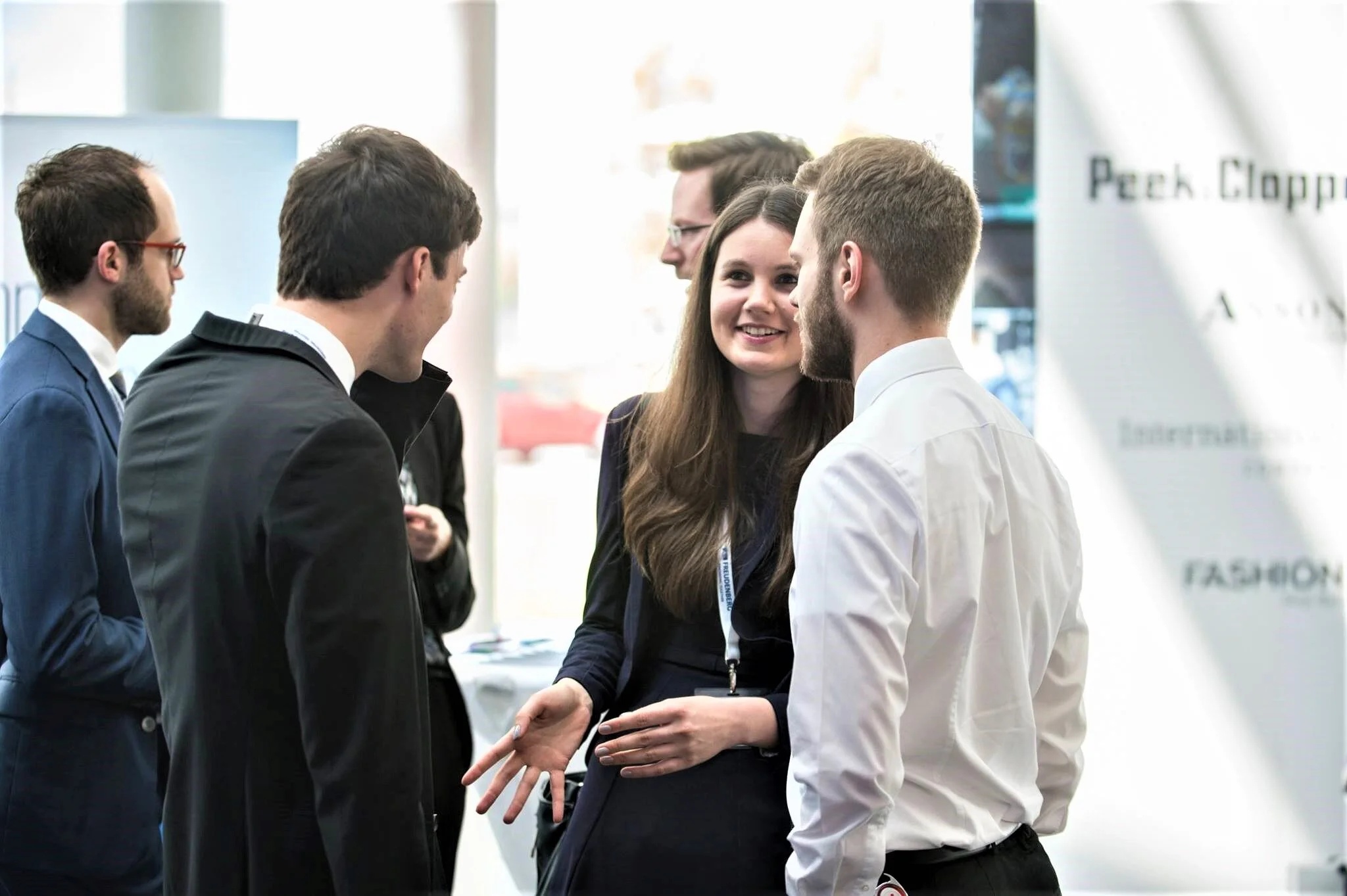 Enactus Studierende bei Peek & Cloppenburg während der “Students Meet Enterprise”-Veranstaltung von 2016