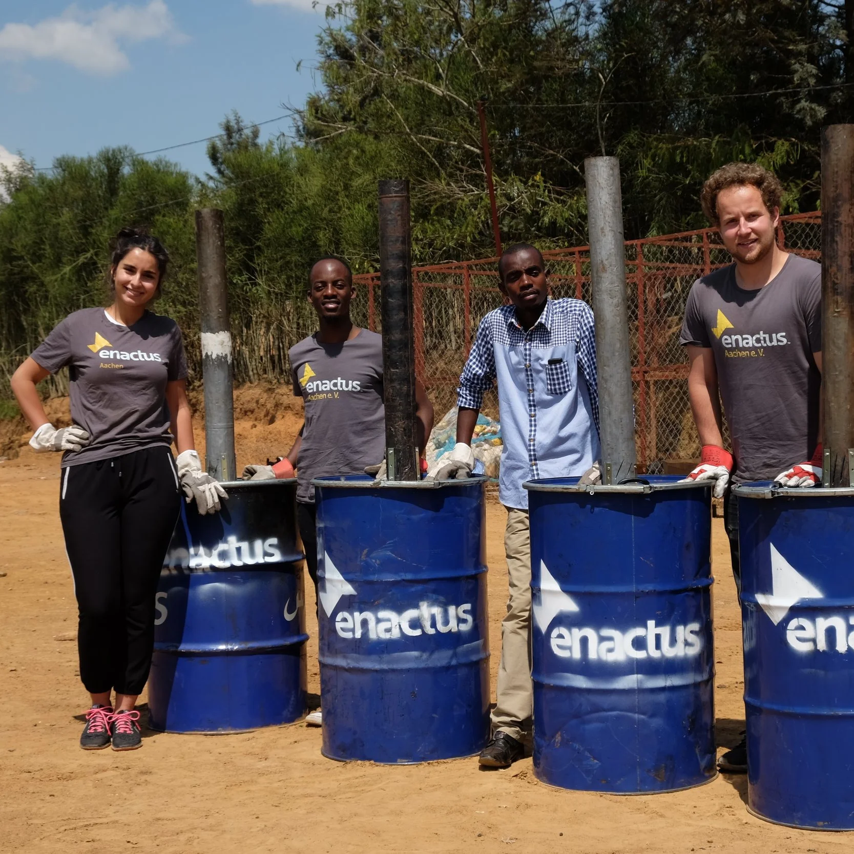 Enactus Aachen mit mit ihrem Projekt “REcyCoal” in Ruanda