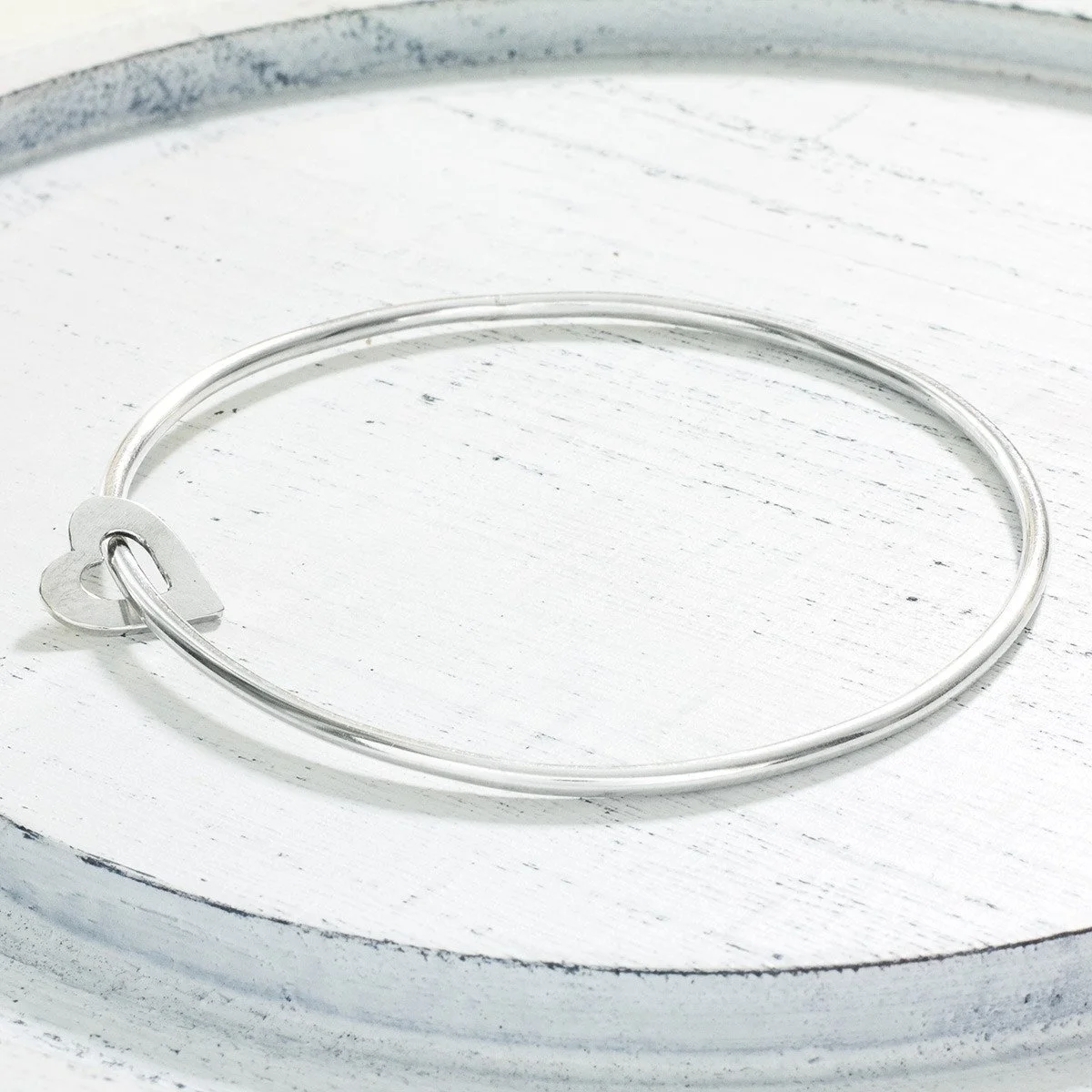 cut_out_heart_bangle_v01.jpg